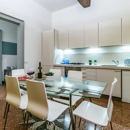 Familybo Santo Stefano Apartamento